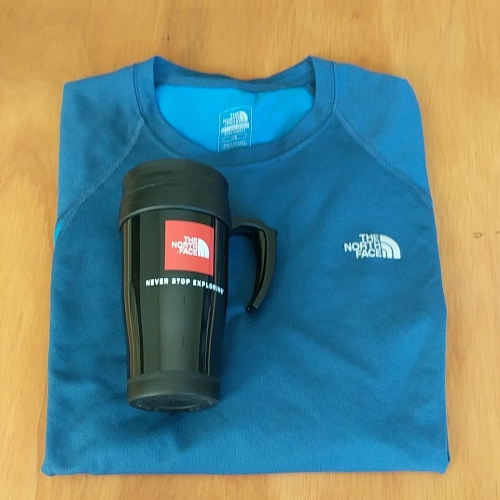 The North Face Long Sleeve Tee-shirt w/ New Mug